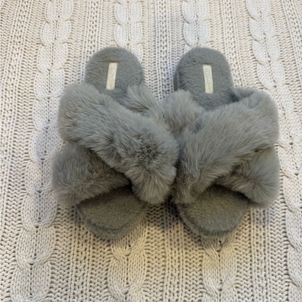 Luxurious Gray Faux Fur Women's Slippers